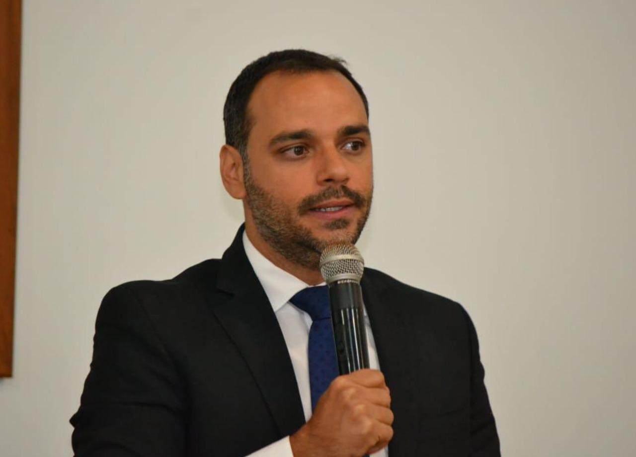 Vereador Augusto Vasconcelos critica aumento dos combustÃ­veis e gÃ¡s de cozinha